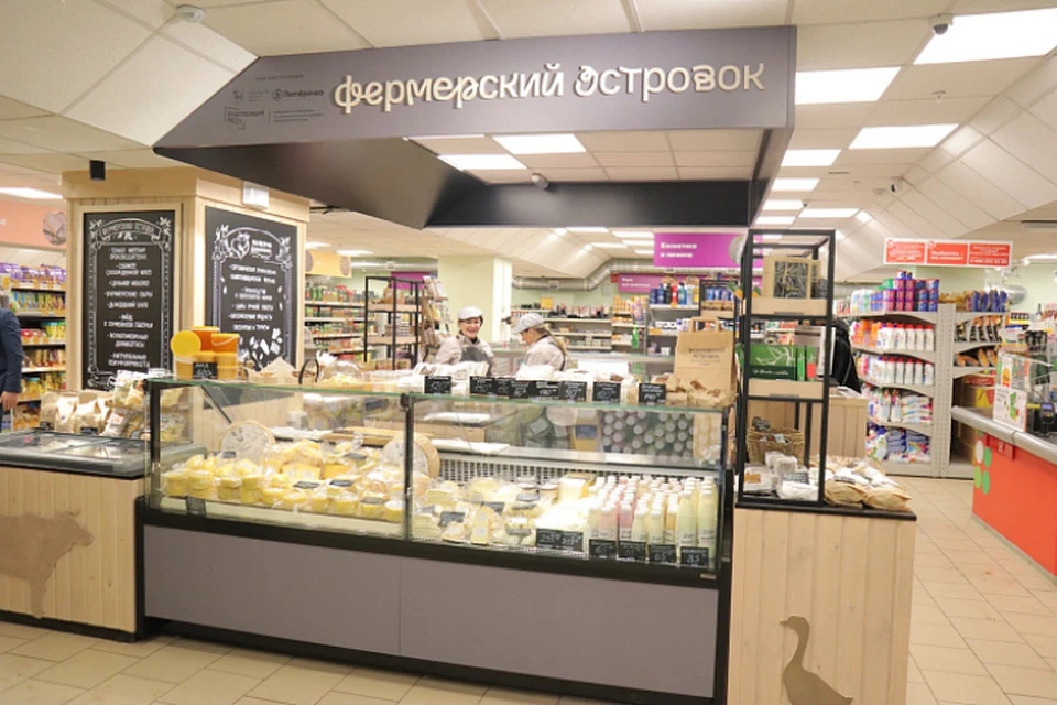 И.о. министра промышленности, предпринимательства и торговли поделился результатами работы «Фермерского островка» за первые 9 дней. ФОТО: правительство Кировской области