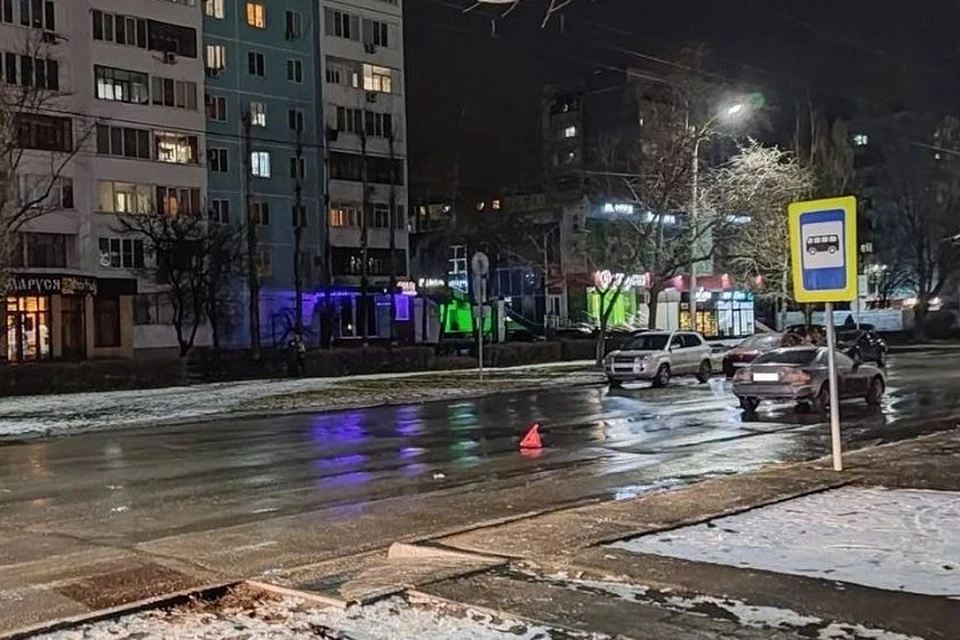 Несчастный случай произошел вечером на улице Энтузиастов. Фото: отдел пропаганды УГИБДД России по РО