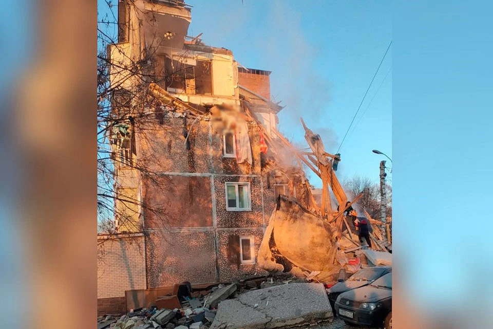 Очевидцы сняли видео с места взрыва газа в жилом доме в Ефремове Тульской области 7 февраля 2023 года