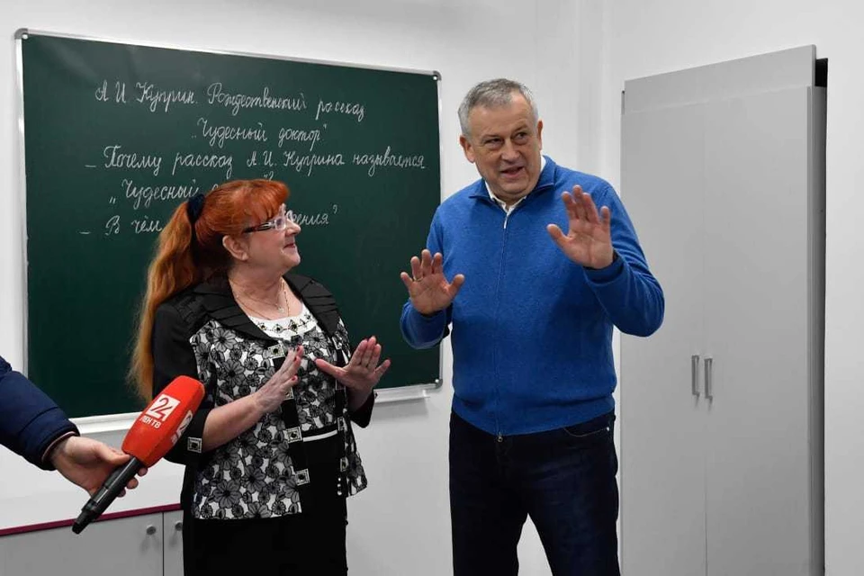 Александр Дрозденко оценил ремонт в школе Оредежа. Фото: пресс-служба правительства Ленинградской области.