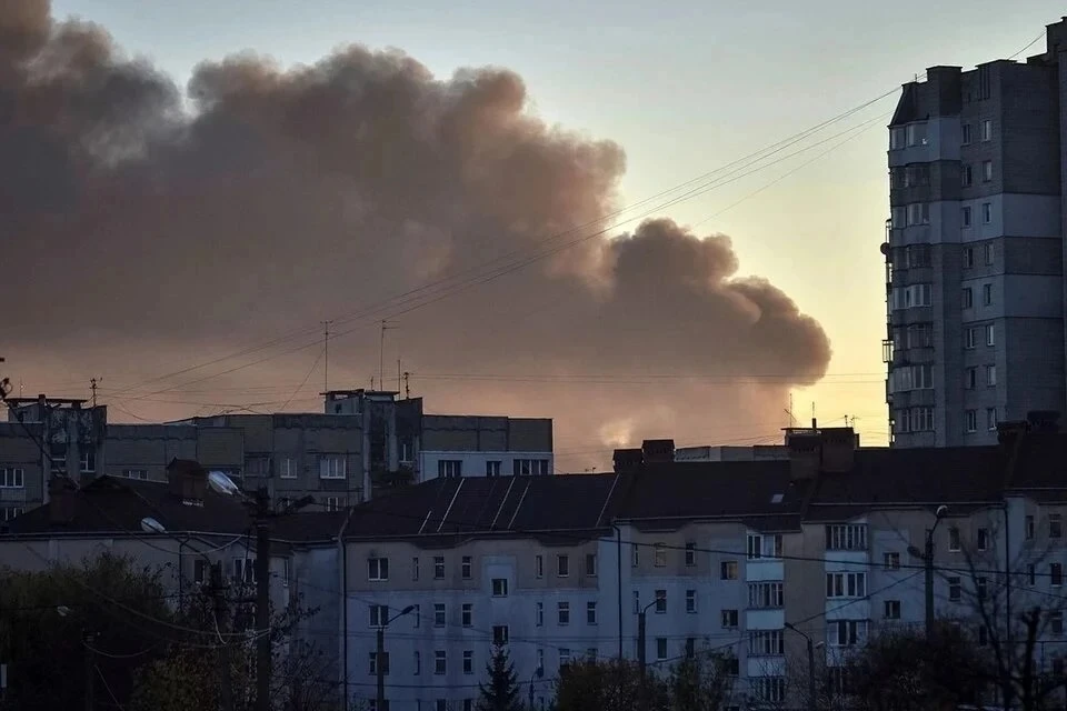 Украинские журналисты сообщают о взрывах сразу в трех регионах страны