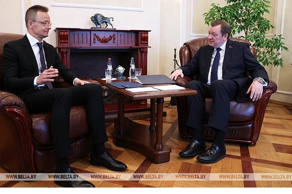 Глава МИД Беларуси Алейник (на фото справа) рассказал о контактах с Европой, в том числе, непубличных. Фото: БелТА