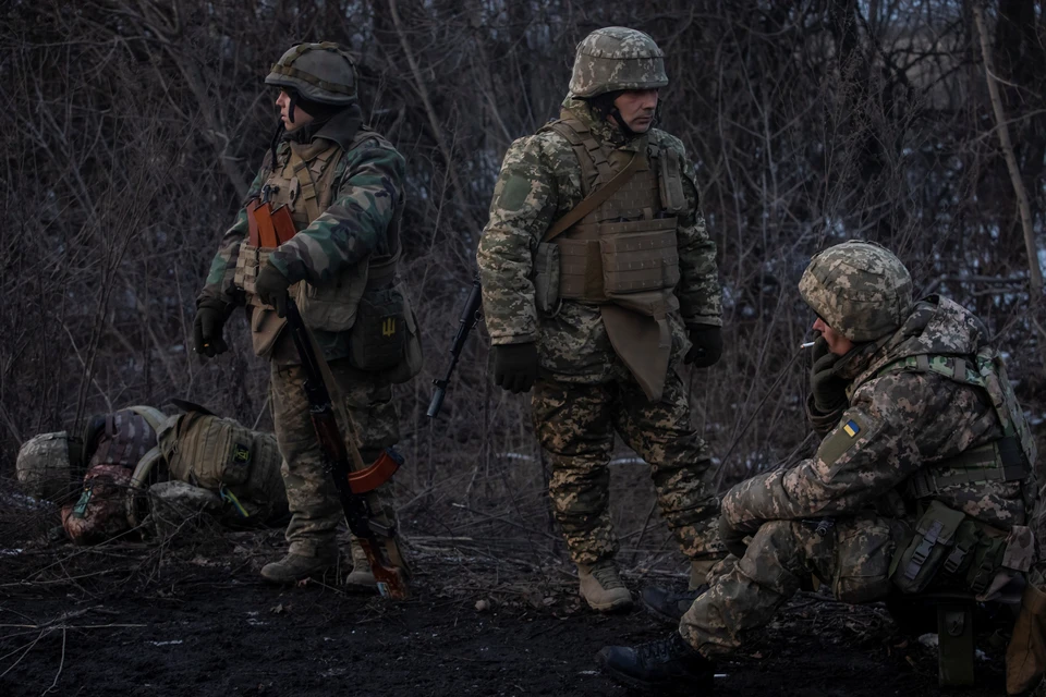 Украинские военные без приказа оставляют позиции под Артемовском, бросая военную технику