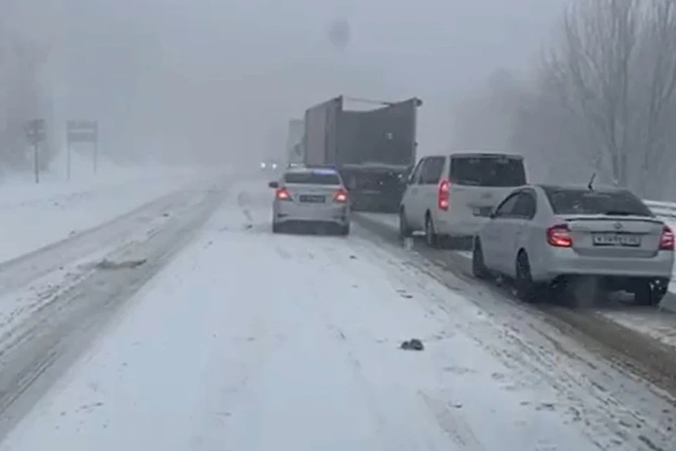 Движение грузовиков восстановлено