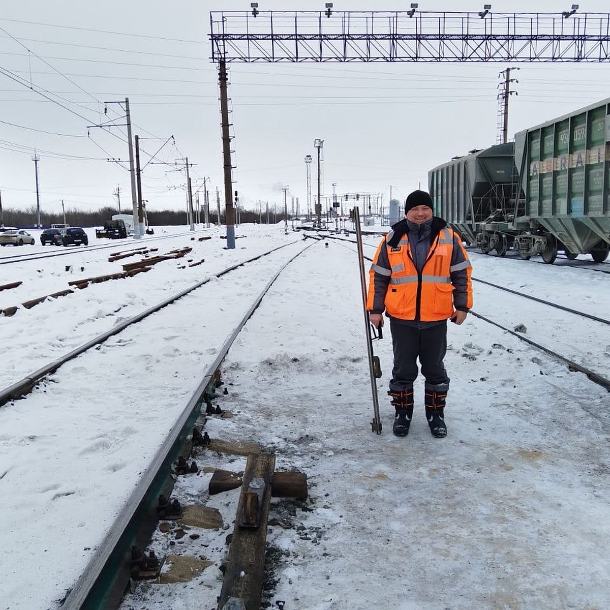 Тонкости перевода стрелок и выправки путей: сотрудник железной дороги  рассказал о важности наставничества - KP.RU