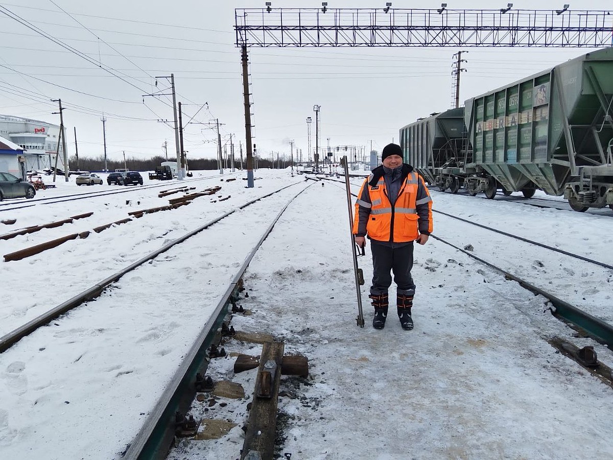 Тонкости перевода стрелок и выправки путей: сотрудник железной дороги  рассказал о важности наставничества - KP.RU