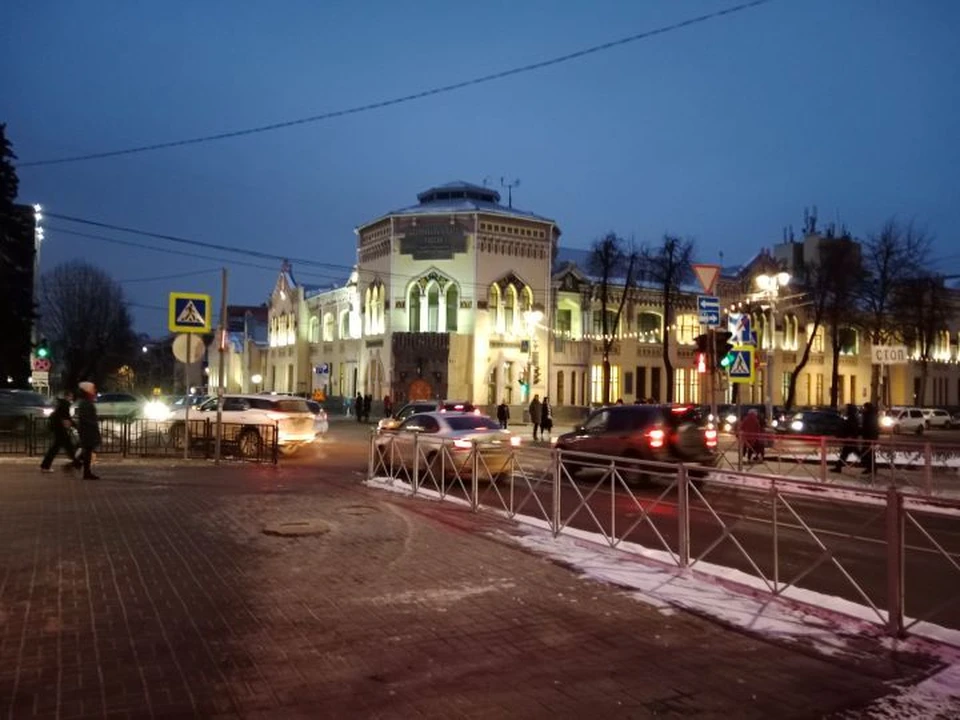Банковские специалисты советуют проверять не менее трех признаков подлинности