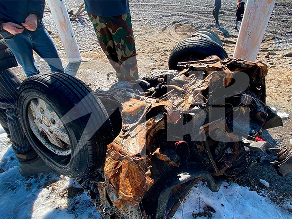 В Сочи на месте выброшенных во время шторма машин обнаружен еще один  автомобиль - KP.RU