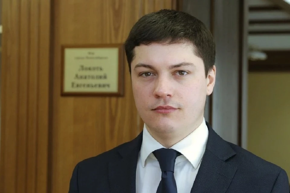 Суд вновь отстранил от должности вице-мэра Артема Скатова, обвиняемого в клевете. Фото: соцсети.