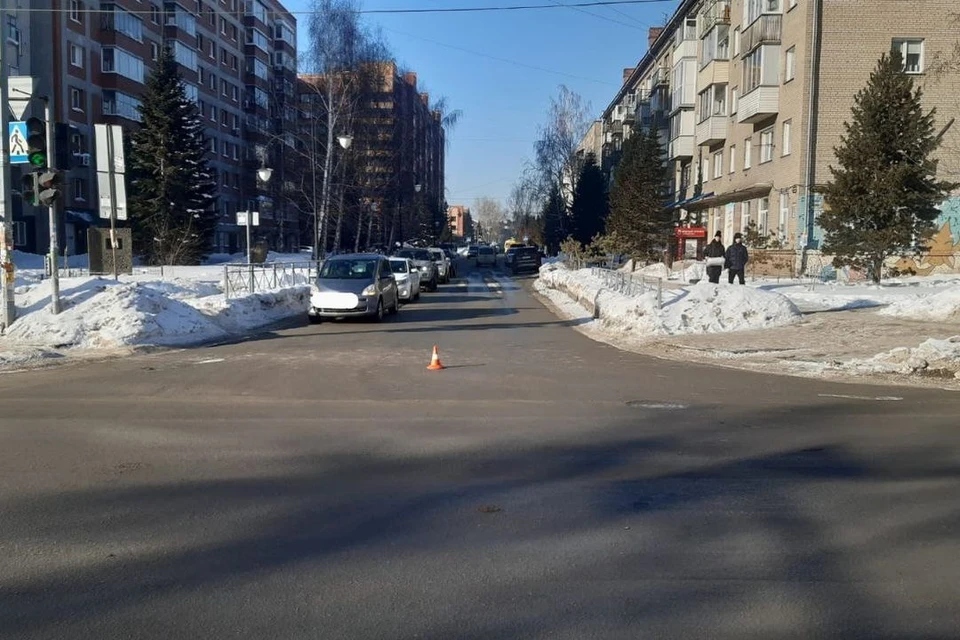 Мужчина на «Лексусе» сбил 8-летнего мальчика в Заельцовском районе. Фото: Госавтоинспекция по Новосибирску