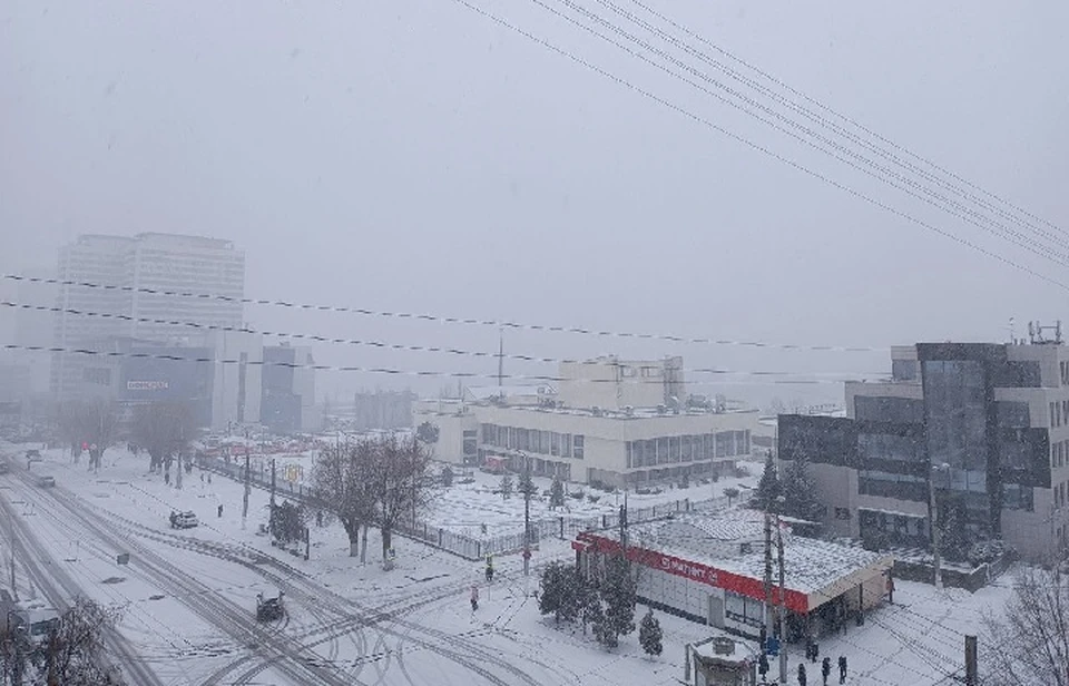 В Волгограде начался сильный снегопад.