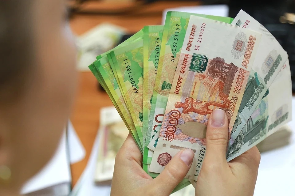 На содержание ребенка мужчина задолжал 200 000 рублей