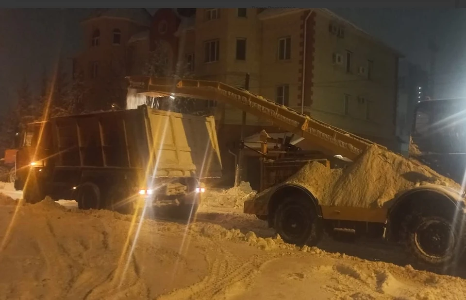 В ночь на 22 февраля из Ульяновска вывезли 182 самосвала снега