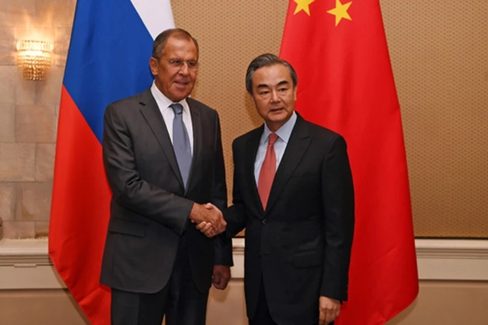 Ван И заявил Лаврову о намерении «выйти на новые договоренности» с Россией Фото: пресс-служба МИД Китая