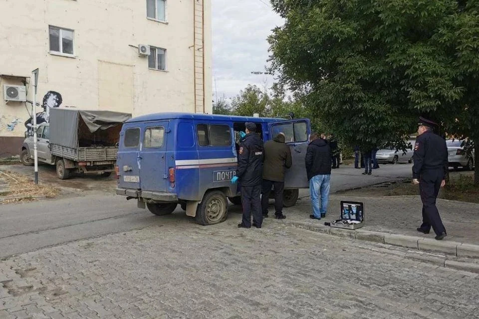 Одного из сотрудников злоумышленники смертельно ранили