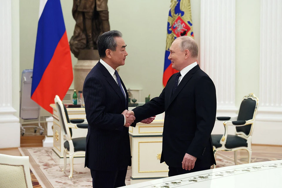 Владимир Путин провел встречу с членом Политбюро ЦК Компартии Китая Ван И