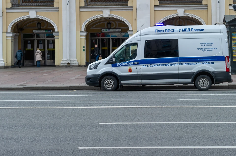 Бойца Росгвардии госпитализировали в больницу с ранением.