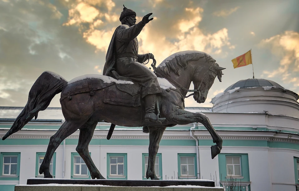 В Твери временно ограничат парковку на площади Михаила Тверского