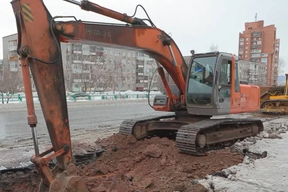 Девять домов, детсад и школа остались без воды из-за аварии на сетях в Братске. Фото: администрация Братска