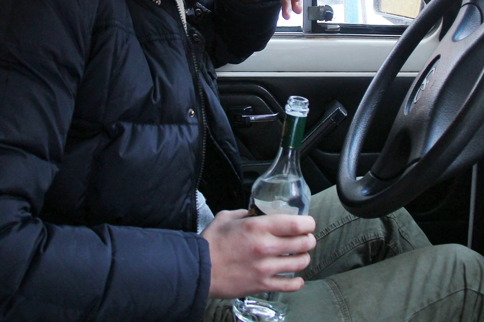 Молодой водитель сел за руль пьяным