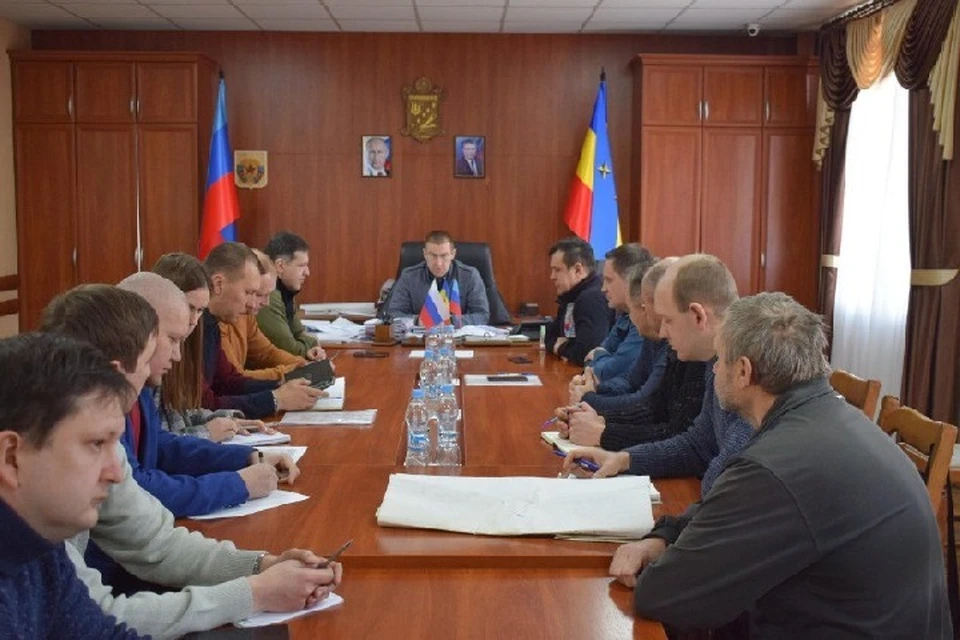 На совещании с администрацией города были и коллеги из региона-шефа. Фото: пресс-служба администрации Первомайска
