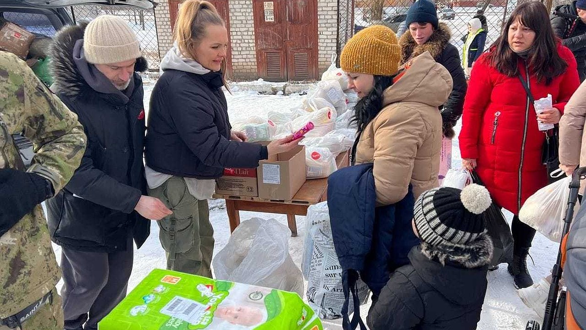 С открытым сердцем на Донбасс: Волонтеры побывали в Первомайске и Горловке  - KP.RU