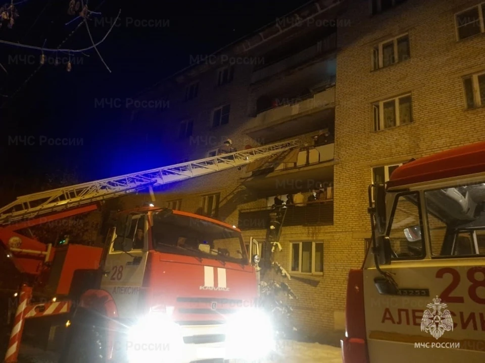 Во время пожара в городе Алексин Тульской области эвакуировали 18 человек