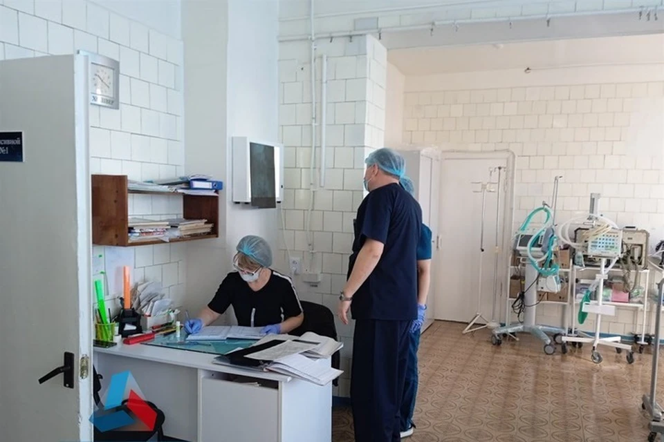 Волгоградские медики продолжают оказывать помощь жителям Станично-Луганского района. Фото: ЛуганьМедиа