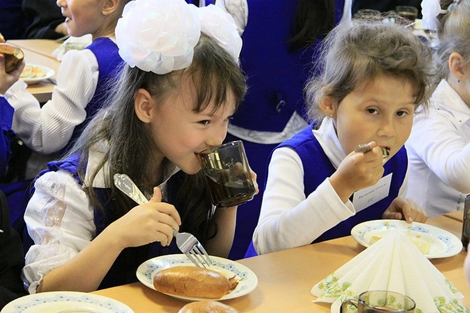 Полноценный и вкусный обед для школьника - залог здоровья и работоспособности. Фото: Егор БОРИСОВ.