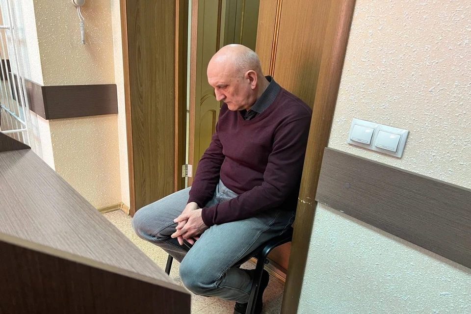 В Новосибирске начали судить учителя физкультуры, на уроке которого утонула второклассница.