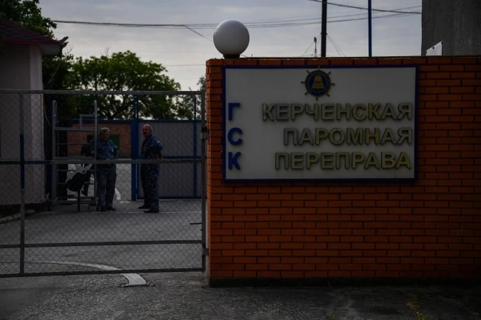 Штормовое предупреждение действует в Керченском проливе во вторник утром
