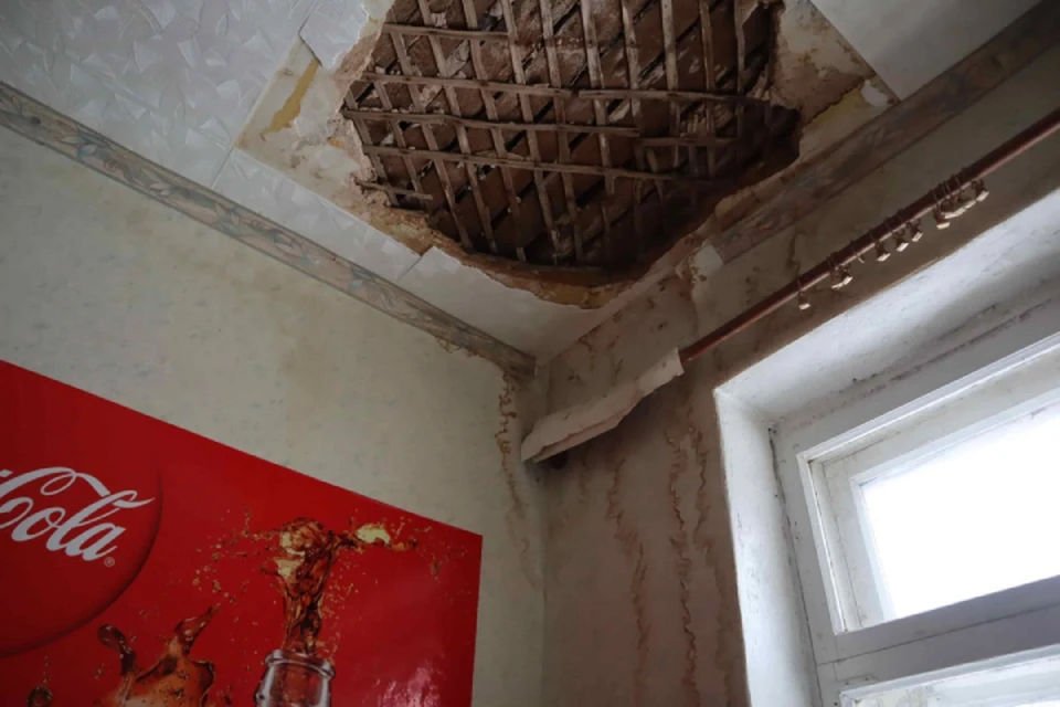 Ранее на ремонт протекающей крыши потратили более 2 миллионов рублей. ФОТО: https://vk.com/ky43_ubezhishe