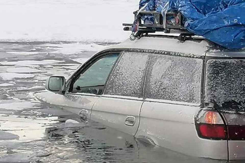 «И вновь провал»: машина с туристами пошла ко дну на Байкале