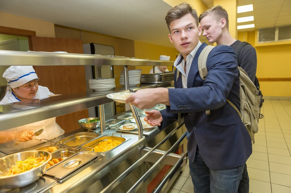 Чат-бот по оценке школьного питания запустили в Петербурге.