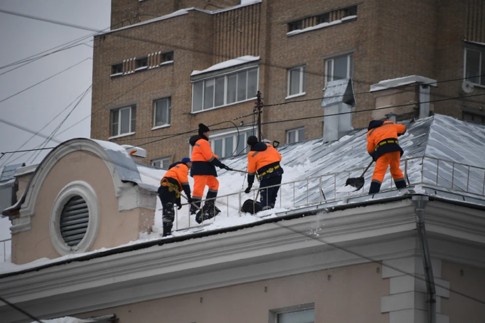 Ранее Госжилинспекция уже выявляла нарушения зимнего содержания домов под управлением этих УК.