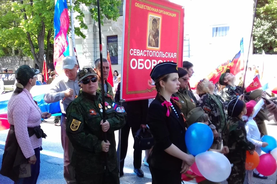 Севастопольцы были полны решимости и ходили на все городские митинги на площади Нахимова. Фото: Из архива Анны Дьяковой