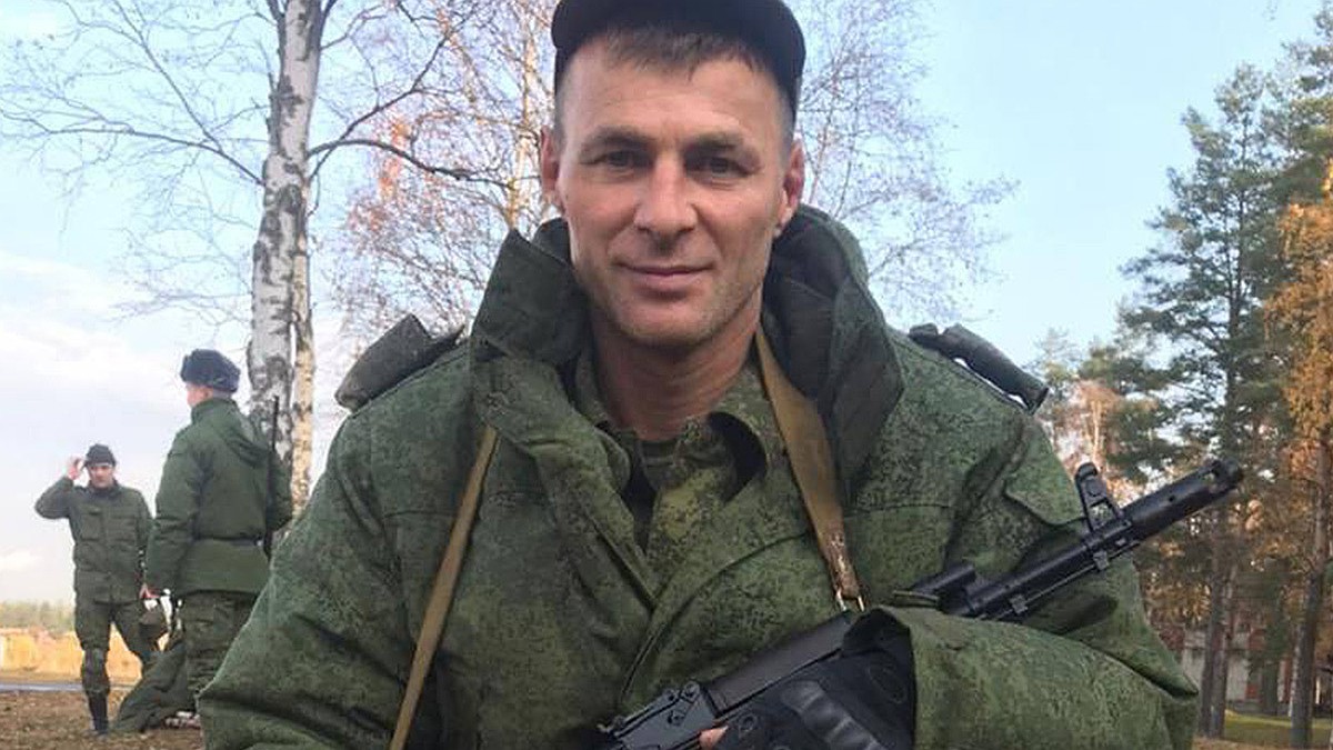 Невероятный подвиг российского штурмовика: 47-летний мобилизованный в  одиночку захватил опорный пункт противника и взял в плен бойцов ВСУ - KP.RU