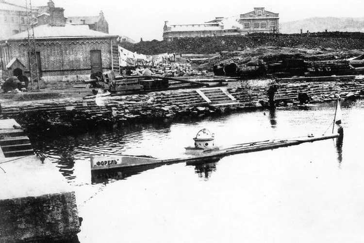 Воздуха хватало на три часа, но ужас на японцев наводили: как первые подлодки охраняли Владивосток