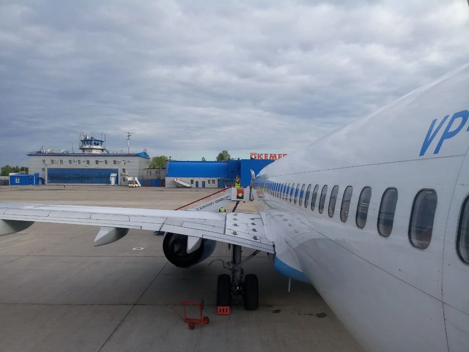 Авиарейс Сочи-Кемерово задержали на 16 часов, Санкт-Петербург-Кемерово - на 11 часов.