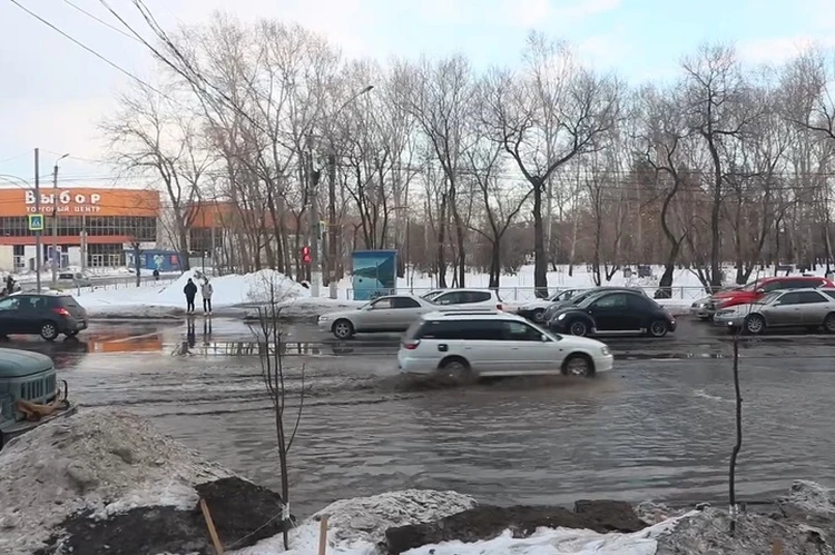 «Вызывайте гондольеров»: Комсомольск превратился в Венецию после таяния снега
