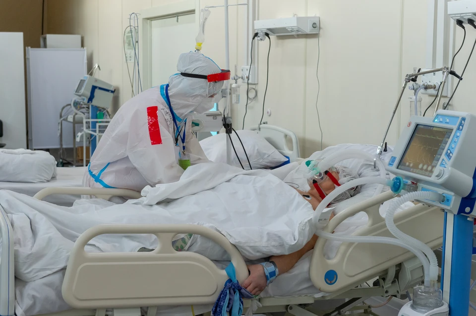Сейчас из 245 госпитализированных два человека находятся в тяжелом состоянии на ИВЛ.
