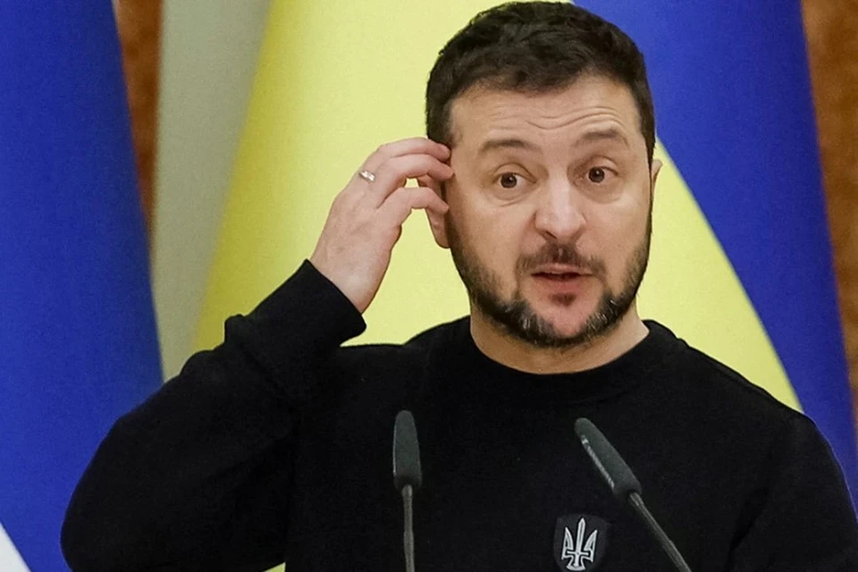 Экс-премьер Украины Азаров обвинил Зеленского в попытке стереть генетический код граждан страны