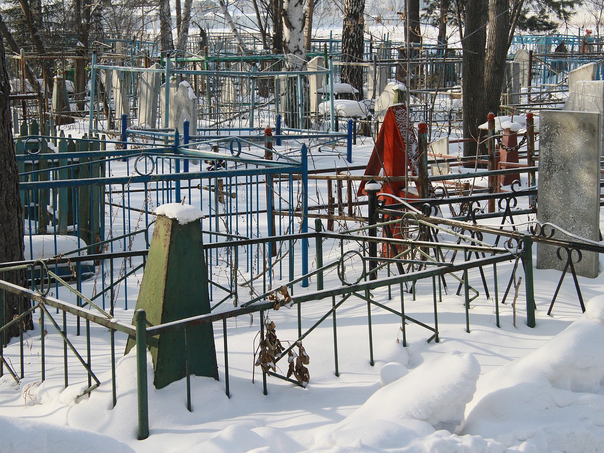 Видят покойных, «обираются», хотят в баню. Несколько народных примет  близкой смерти - KP.RU