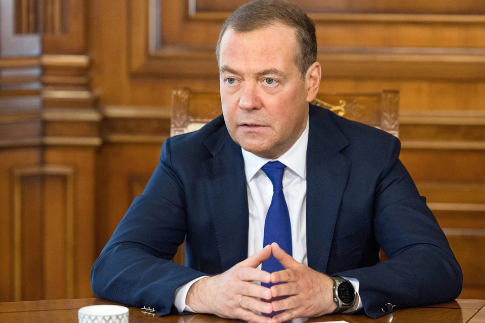 На острые вопросы Дмитрий Анатольевич дает не менее острые ответы. Фото: Екатерина Штукина/POOL/ТАСС
