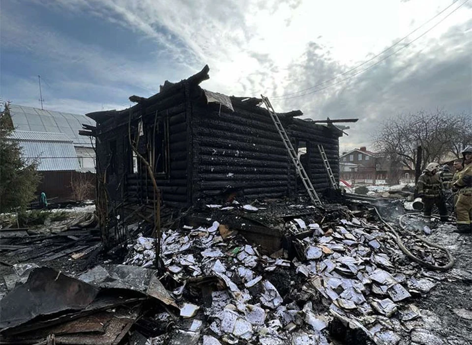 Жилой дом сгорел на улице Героя Ляхова в Нижнем Новгороде.