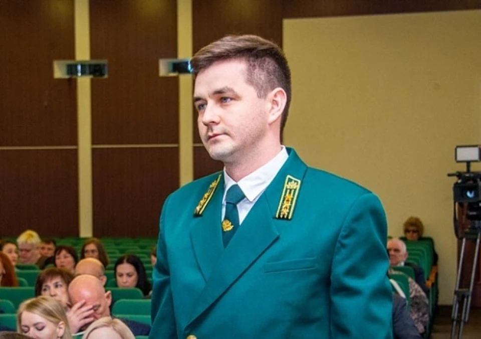 Глава района пожелал Роману Федотову успехов в новой должности. Фото: пресс-служба Нижнекамска