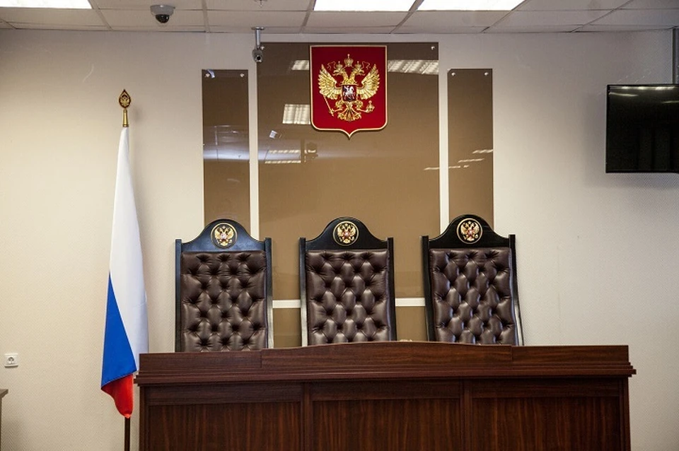 Мужчину осудили за взятку от студентки.