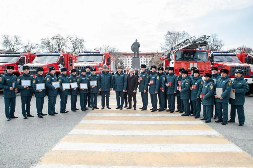 Глава МЧС передал Тюменской области 42 единицы спецтехники для тушения пожаров
