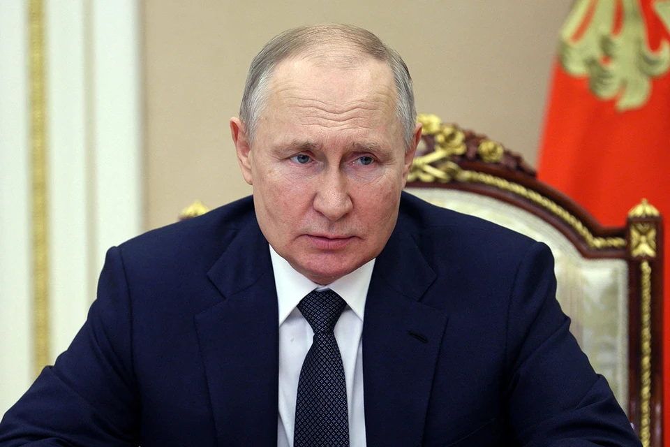 Власти России должны не допустить ни избыточного изменения, ни ускорения темпов инфляции, заявил президента РФ Владимир Путин.
