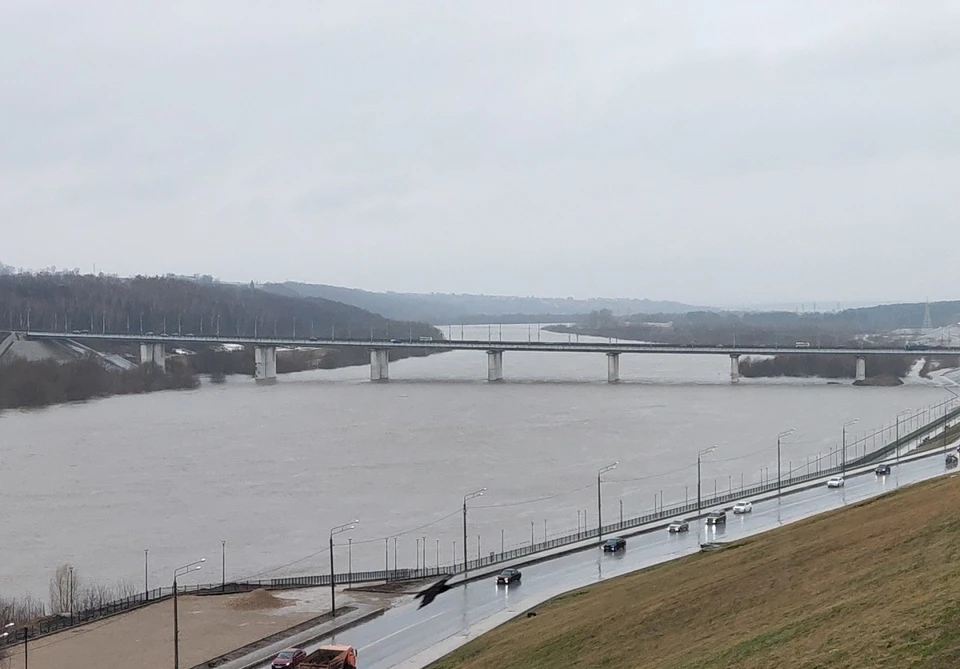 Дорожка полностью ушла под воду.